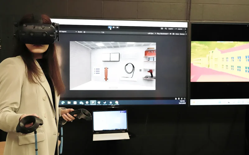 Student using technology in the iLab
